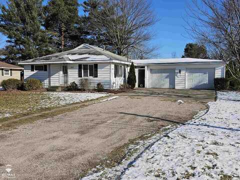 1516 N Hickory, Owosso, MI 48867