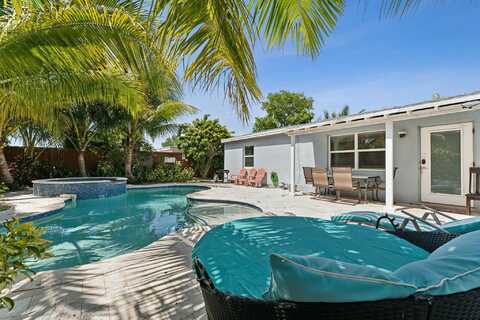 Andrews, WILTON MANORS, FL 33311
