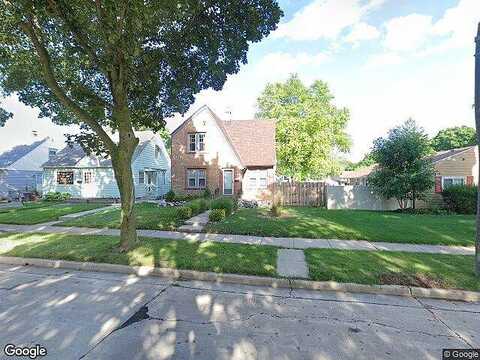 90Th, MILWAUKEE, WI 53225