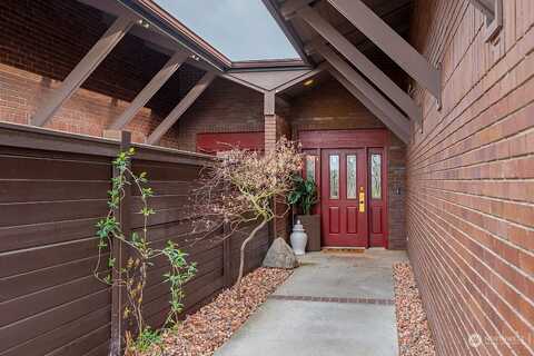 Nanto, MOSES LAKE, WA 98837