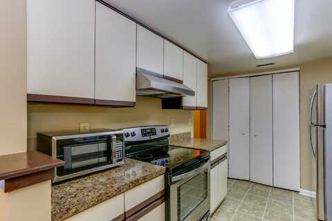 Rutherglen Muse, VIRGINIA BEACH, VA 23452
