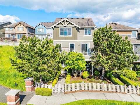 9Th, ISSAQUAH, WA 98029