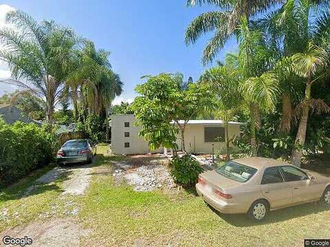 Oak, NORTH FORT MYERS, FL 33903