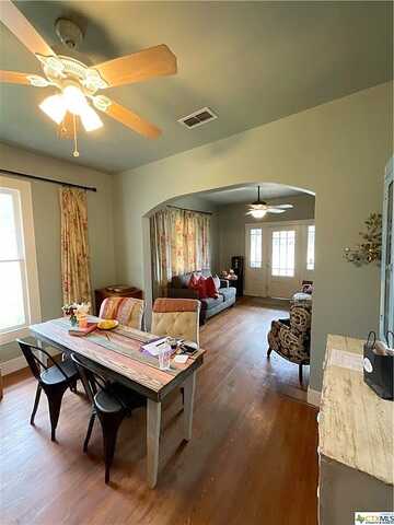 Reuss, CUERO, TX 77954