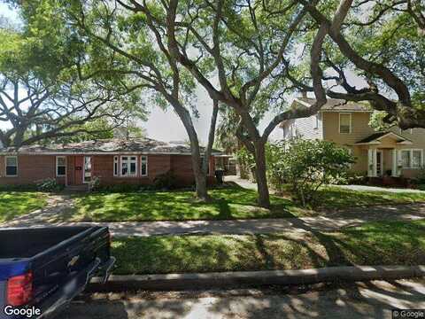 Avenue P 12, Galveston, TX 77550