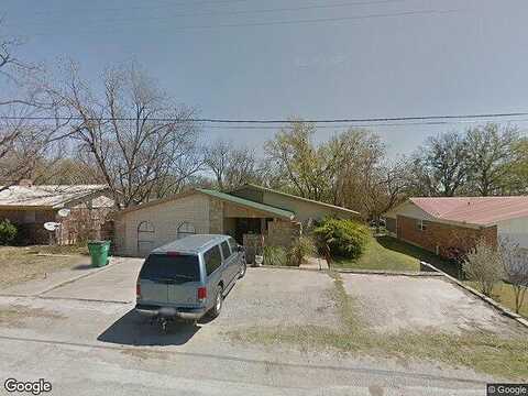 Ervin St N, Comanche, TX 76442