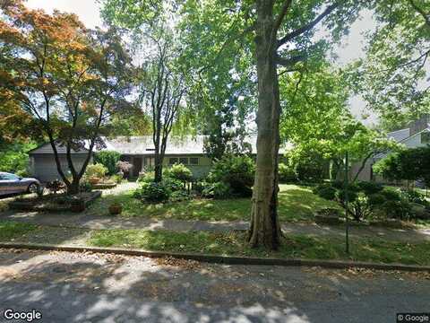 Crest Ave N, Allentown, PA 18104