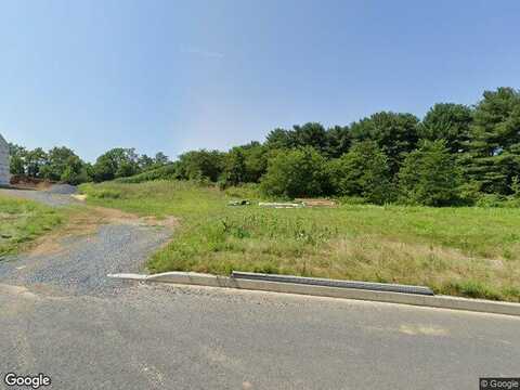 Willow Creek Ln, Hummelstown, PA 17036