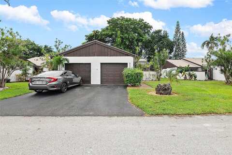 Wedgewood Ln, Tamarac, FL 33321