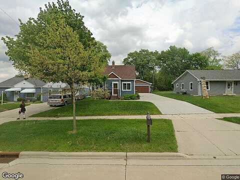 18Th, WEST BEND, WI 53095