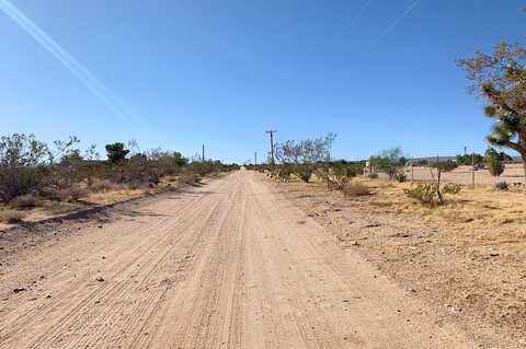 Dakota, LANDERS, CA 92285