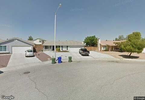 Redwood, ADELANTO, CA 92301