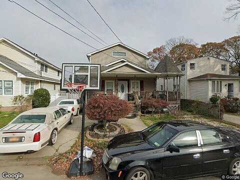 15Th, LINDENHURST, NY 11757