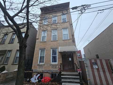 Harman St, Ridgewood, NY 11385