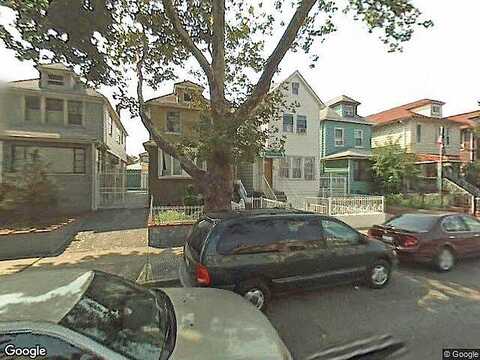 91St, JACKSON HEIGHTS, NY 11372