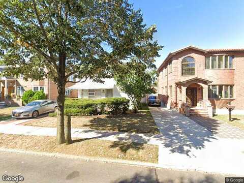 229Th, OAKLAND GARDENS, NY 11364