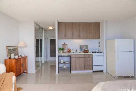 A1113-1550 Wilder Avenue, Honolulu, HI 96822