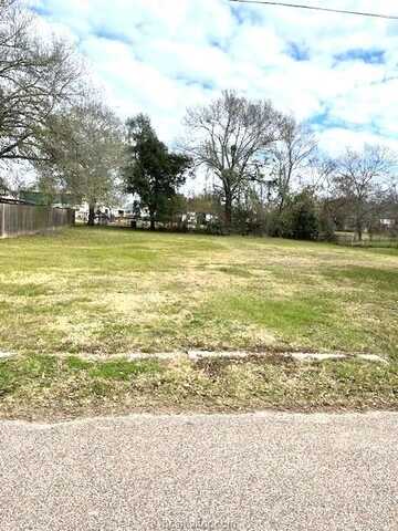 112 North Shipp Street, Madisonville, TX 77864