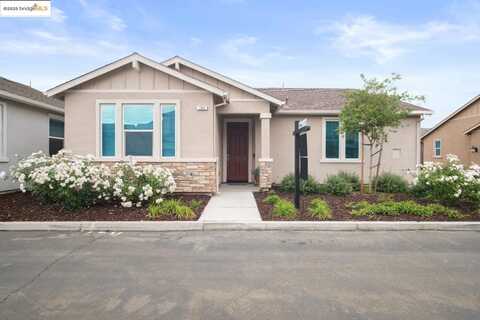 143 Novella Dr, Newman, CA 95360