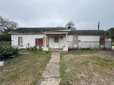 1905 S Reynolds Street, Alice, TX 78332