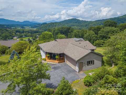 34 Pond View Drive, Waynesville, NC 28786