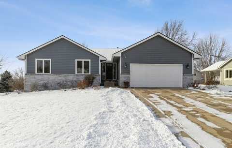 7030 High Point Circle, Johnston, IA 50131