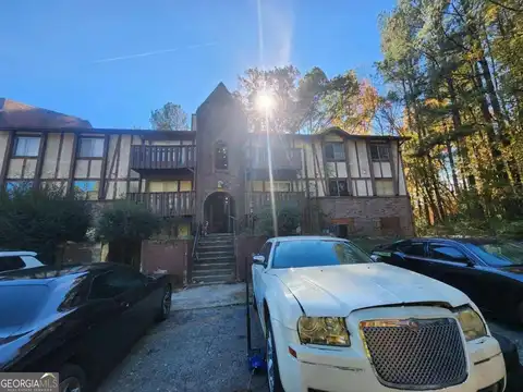 1522 Camelot, Atlanta, GA 30349