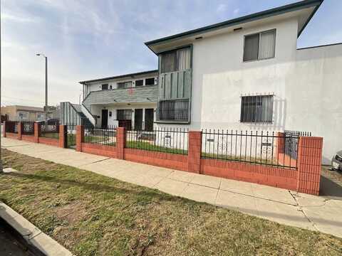 7111 Cimarron Street, Los Angeles, CA 90047