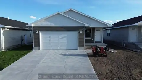 4315 Dawn St, Grand Island, NE 68803