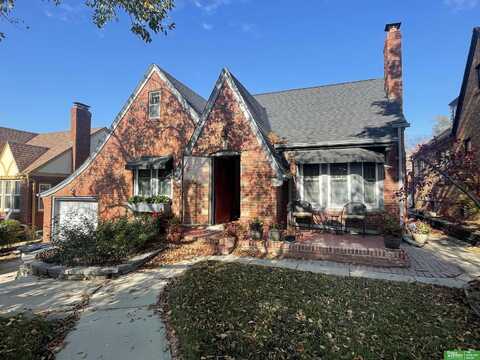 5608 Pierce Street, Omaha, NE 68106