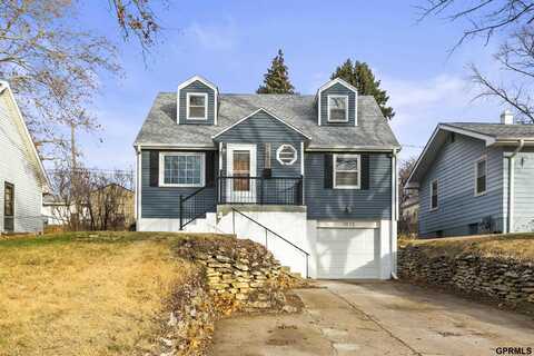 7072 Seward Street, Omaha, NE 68104