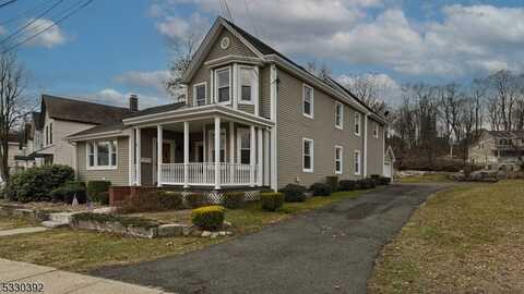 81 Arch St, Butler, NJ 07405