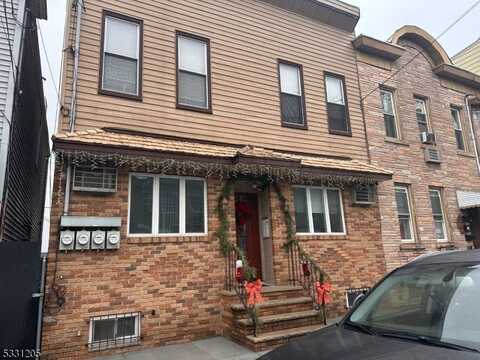 160 Polk St, Newark, NJ 07105