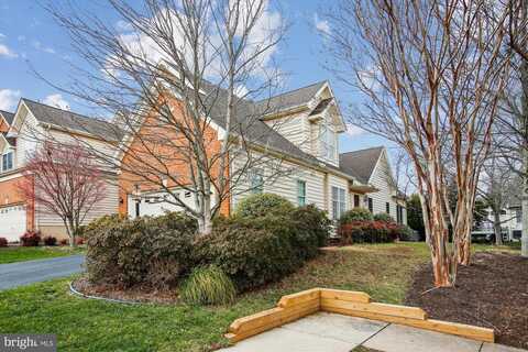 22902 N BROWN SQ, ASHBURN, VA 20148