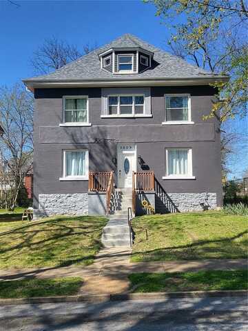 5609 Chamberlain Avenue, Saint Louis, MO 63112