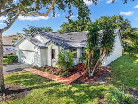 2295 Dover, Weston, FL 33326