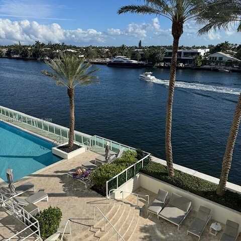 20201 E Country Club Dr, Aventura, FL 33180