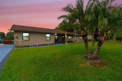 27422 SW 164th Ave, Homestead, FL 33031