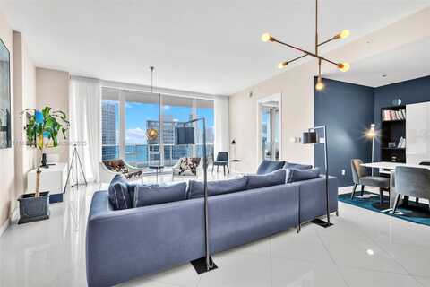 200 Biscayne Boulevard Way, Miami, FL 33131