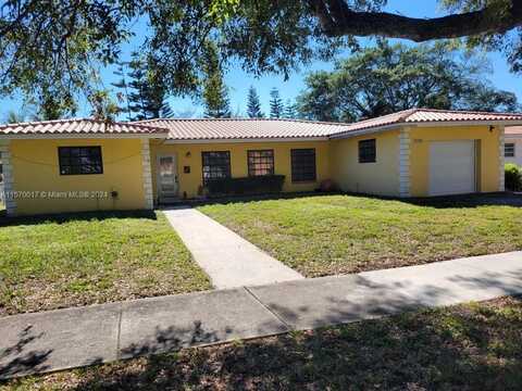 6750 White Oak Dr, Miami Lakes, FL 33014