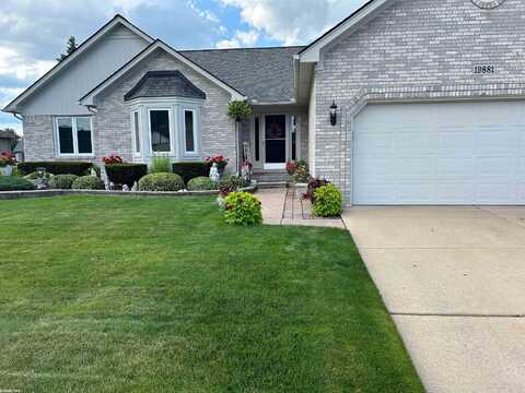 19881 Balmoral, Macomb, MI 48044