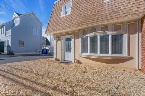 102 W Colony Road, Lavallette, NJ 08735