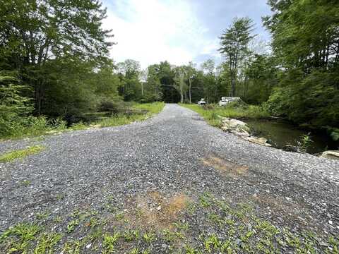 90 Mountain Road, York, ME 03902