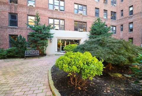 67-40 Yellowstone Boulevard, Forest Hills, NY 11375