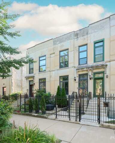 3342 S Giles Avenue, Chicago, IL 60616