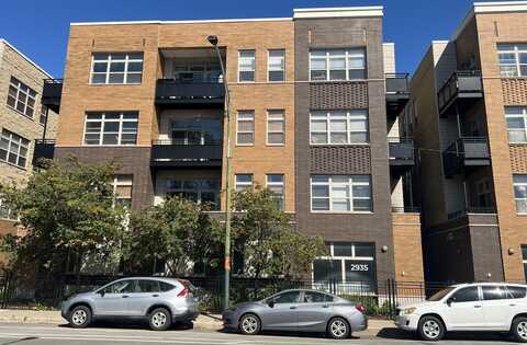 2935 N Clybourn Avenue, Chicago, IL 60618