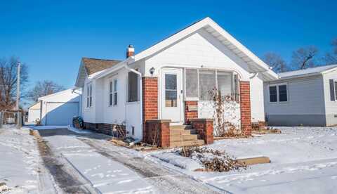 708 Woodbury Street, Marshalltown, IA 50158