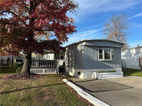 3265 Azalea Drive, Ravenna, OH 44266