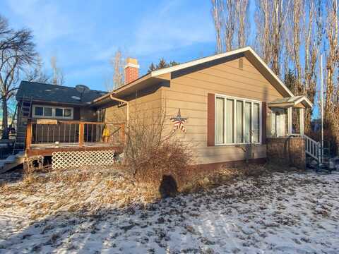 1421 14th St SW, Sidney, MT 59270