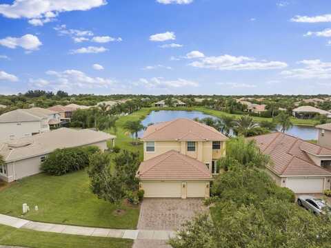 1902 Grey Falcon Circle SW, Vero Beach, FL 32962